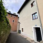 Design Stadthaus Mit Privatem Zugang Apartment Hallein