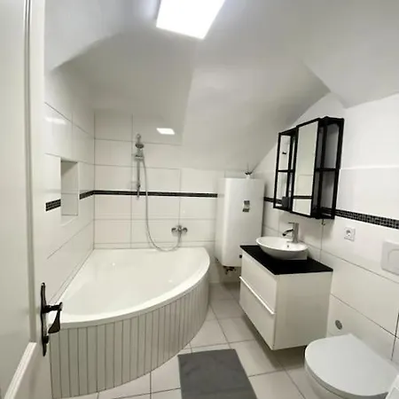 Daire Design Stadthaus Mit Privatem Zugang *