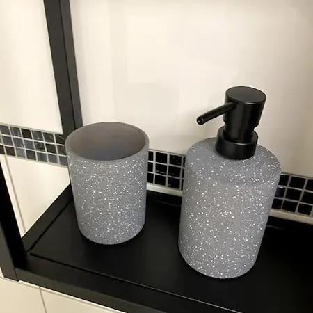 Daire Design Stadthaus Mit Privatem Zugang Hallein