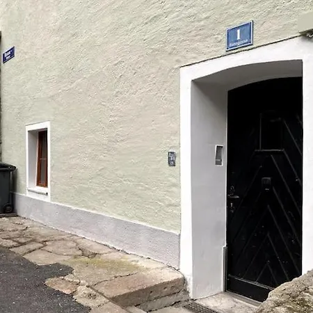 Design Stadthaus Mit Privatem Zugang Hallein